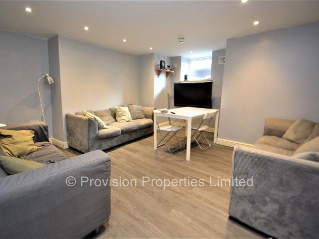 Mayville Avenue, Hyde Park, Leeds LS6, 8 bed terraced house to rent, £3,640 pcm | PrimeLocation