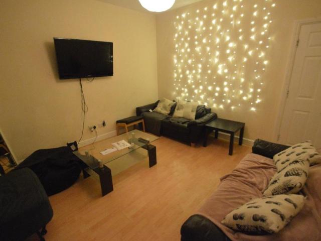 Mayville Avenue, Leeds LS6 5 bed house to rent £412 pcm £95 pw