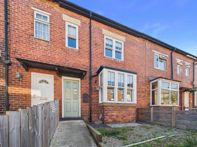 May Avenue, Ryton NE40 3 bed terraced house to rent £1,300 pcm £300 pw