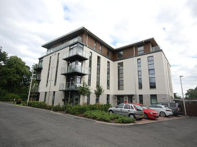 May Baird Gardens, Aberdeen, AB25 2 bed flat to rent £1,270 pcm £293 pw