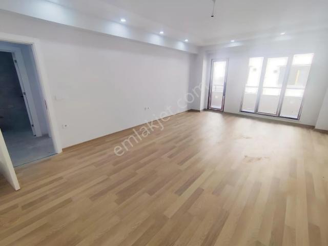 May Group'tan Seyitnizam'da Sıfır Geniş 2+1 1.kat 100m2 Daire