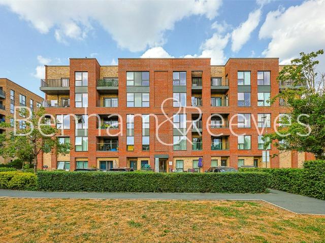 May House, 39 Achill Close, London NW9, 3 bed flat to rent, £3,000 pcm | PrimeLocation