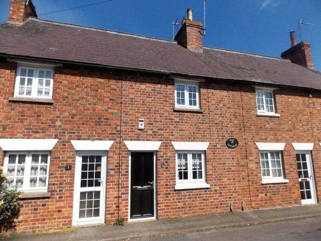 May Road, Bedford MK43 2 bed terraced house to rent £1,200 pcm £277 pw