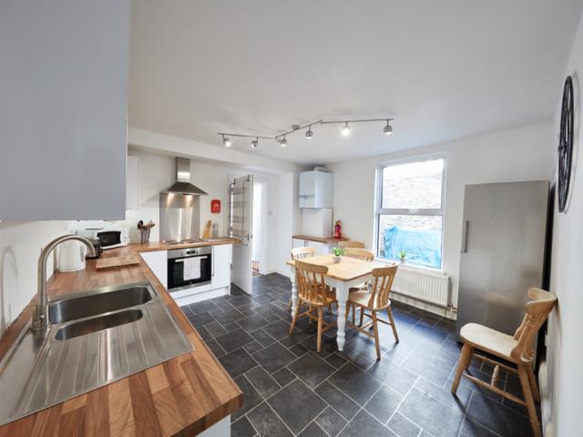 May Terrace, Plymouth, PL4 5 bed house to rent £2,250 pcm £519 pw