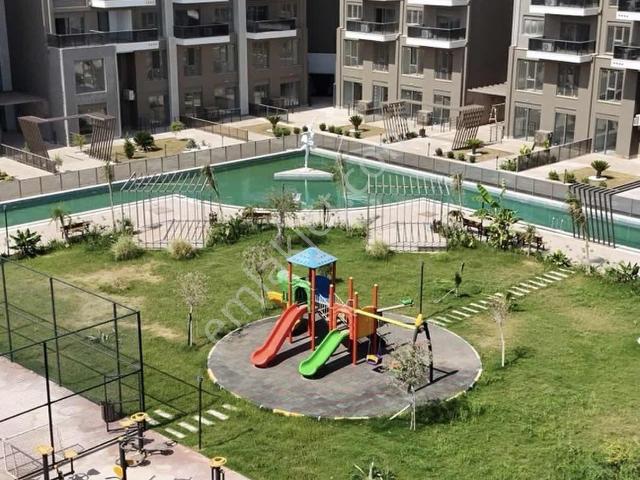 May Vision 'da Özel Havuzlu Bahçe Kullanımlı Loft 3+1 Daire