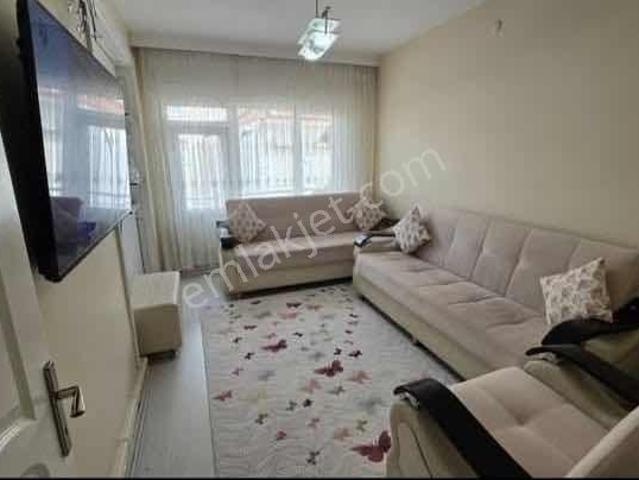 Maya Emlaktan Çarşı Merkezde Satılık Bakımlı Temiz 2+1 Daire