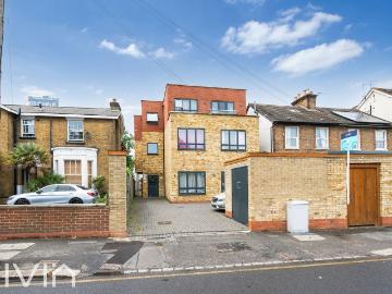 Maya House, 79B Lansdowne Road, Croydon CR0, 2 bed maisonette to rent, £1,600 pcm | PrimeLocation