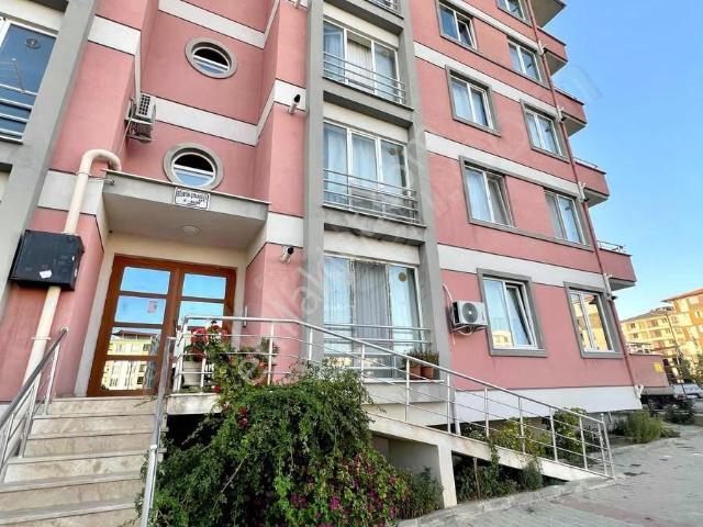 Mayadan Atatürk Mahallesinde Eşyalı Geniş 1+1