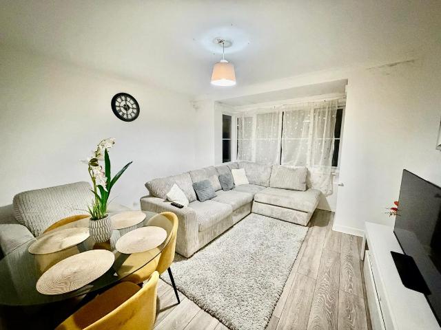 Maybank Avenue, Wembley HA0, 2 bed flat to rent, £1,600 pcm | PrimeLocation