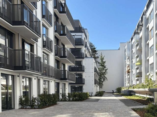 Maybachufer: 2 Zimmer Wohnung mit Balkon Süd Ost