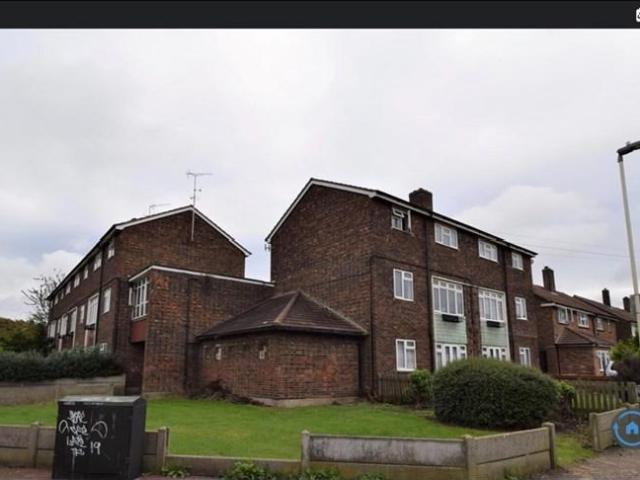 Maybury Road, Barking, IG11 4 bed flat to rent £2,600 pcm £600 pw