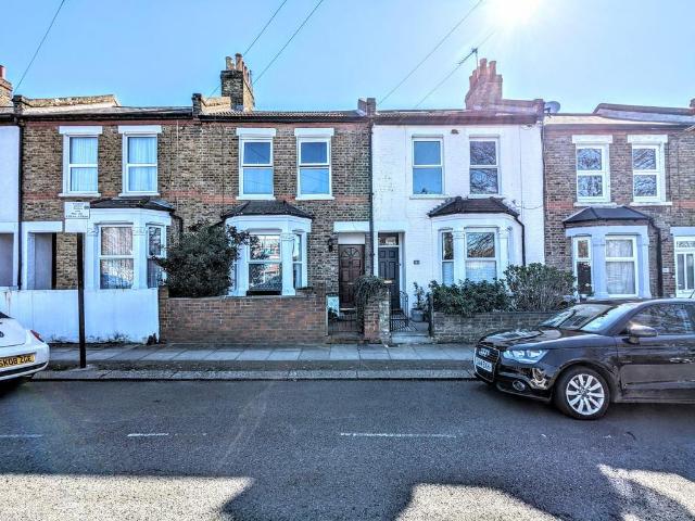 Maybury Street, London 3 bed terraced house to rent £3,200 pcm £738 pw