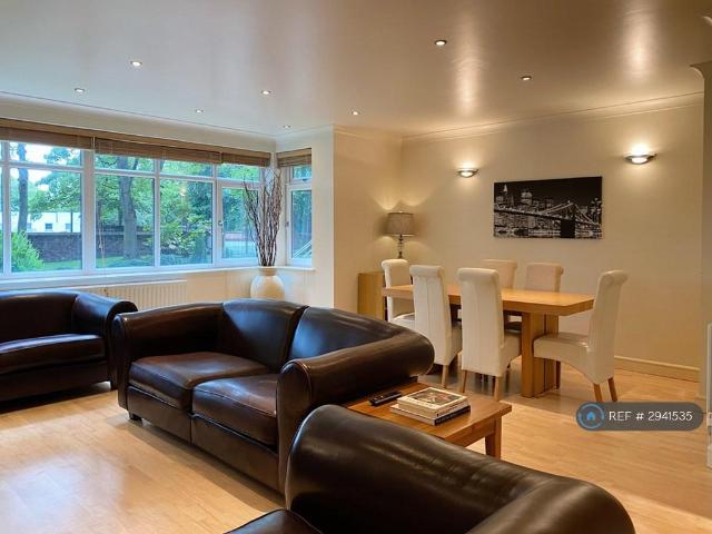 Maycroft House, Mossley Hill. 2 bed flat to rent £2,400 pcm £554 pw