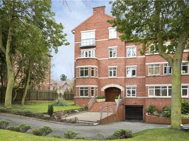 Maycroft House, Park Avenue. 3 bed penthouse to rent £2,750 pcm £635 pw