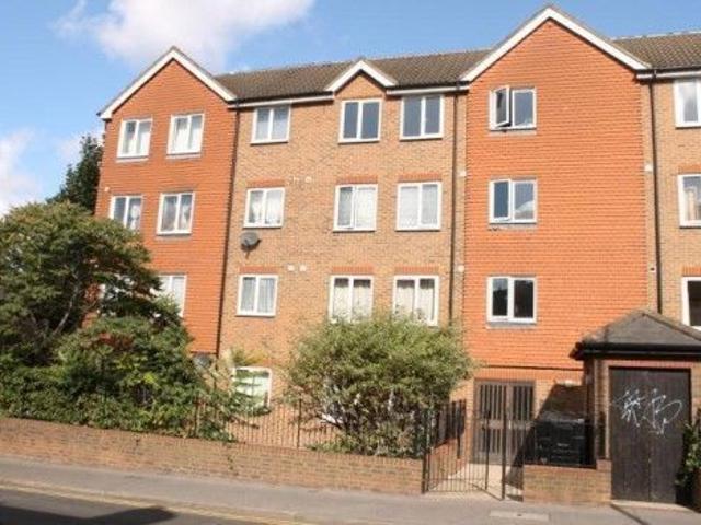 Mayday Road, Thornton Heath CR7, Studio to rent, £1,000 pcm | PrimeLocation