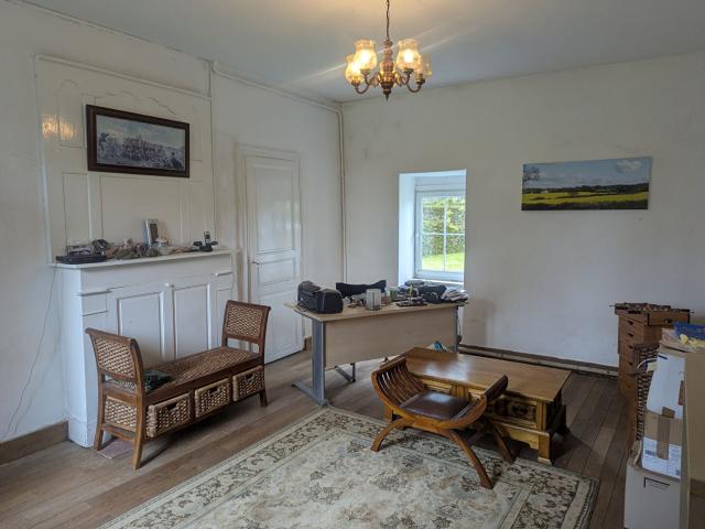 MAYENNE Lassay Les Chateaux Maison 5 chambres 3 salle de bains, lac, jardin avec gite