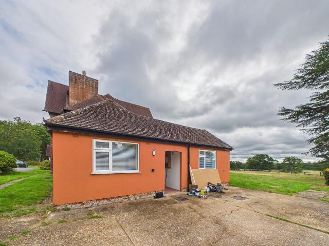 Mayes Lane, Warnham RH12, 2 bed maisonette to rent, £1,500 pcm | PrimeLocation