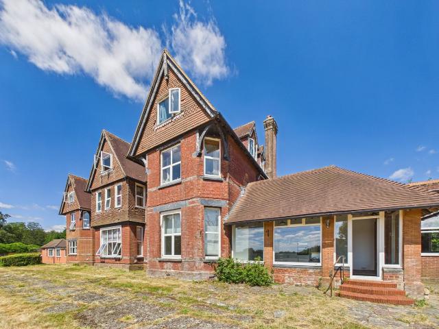 Mayes Park House, Warnham RH12, 3 bed flat to rent, £1,700 pcm | PrimeLocation