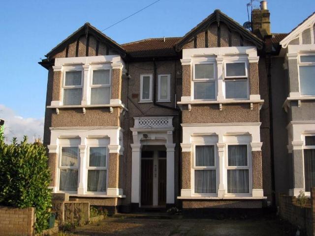 Mayfair Avenue, Ilford IG1, 1 bed flat to rent, £1,500 pcm | PrimeLocation