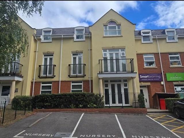 Mayfair Court, Edgware, HA8 2 bed flat to rent £1,950 pcm £450 pw