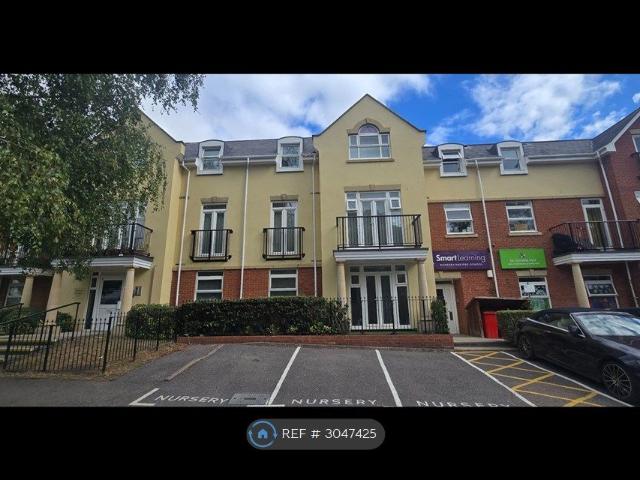 Mayfair Court, Edgware HA8, 2 bed flat to rent, £1,950 pcm | PrimeLocation