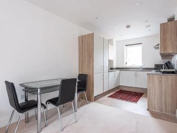 Mayfair Court, Hunting Place. 2 bed apartment to rent £2,250 pcm £519 pw
