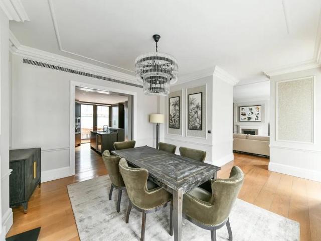 Mayfair W1K 3 bed apartment to rent £27,733 pcm £6,400 pw