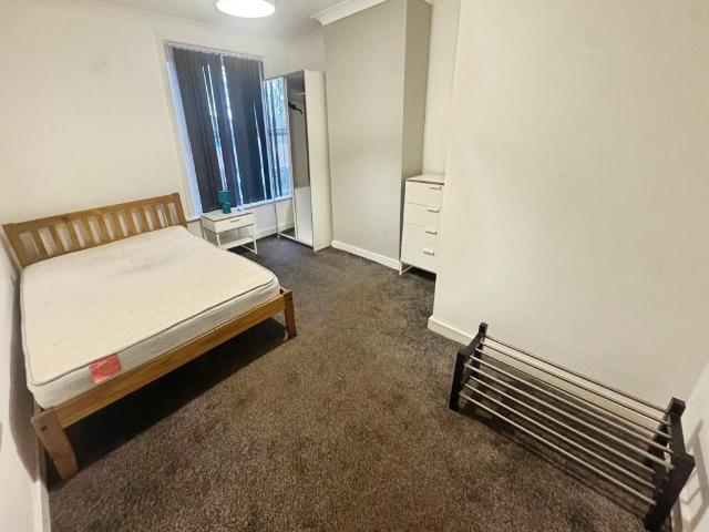 Mayfield Avenue, Bolton BL3 1 bed in a house share to rent £475 pcm £110 pw