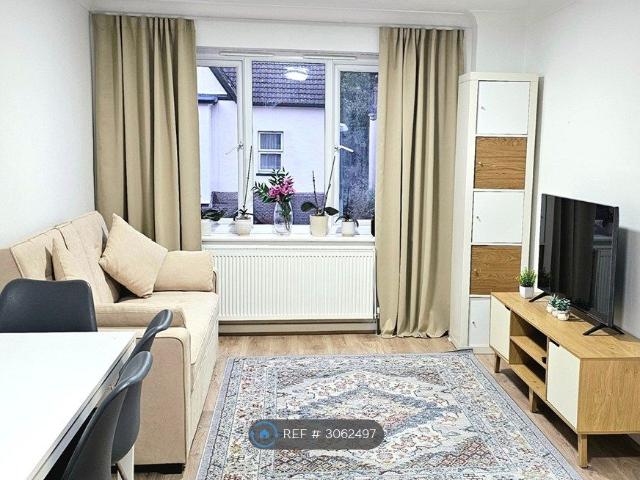 Mayfield Court, Sutton SM2, 1 bed flat to rent, £1,450 pcm | PrimeLocation