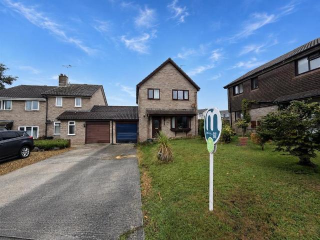Mayfield Close 3 bed link detached house to rent £1,250 pcm £288 pw