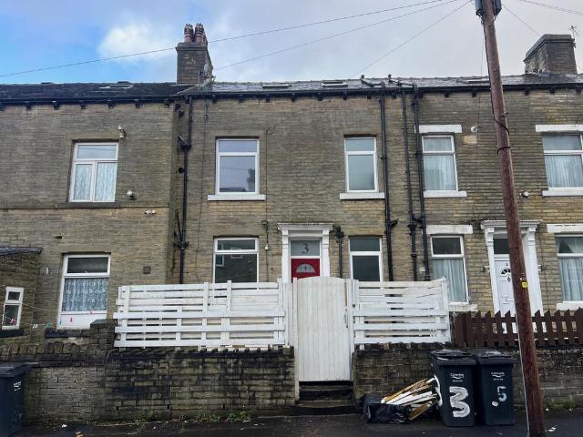 Mayfield Grove, Halifax HX1 3 bed terraced house to rent £695 pcm £160 pw