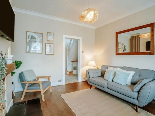 Mayfield Grove, HG1 5EY