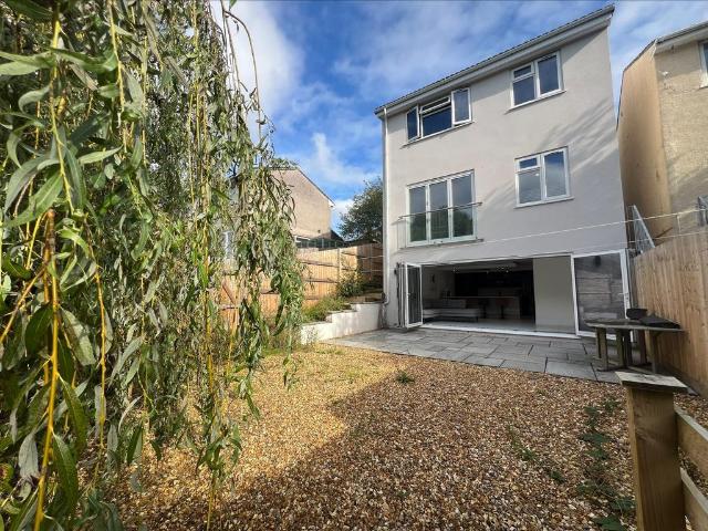 Mayfield Park South, Bristol 1 bed in a house share to rent £795 pcm £183 pw