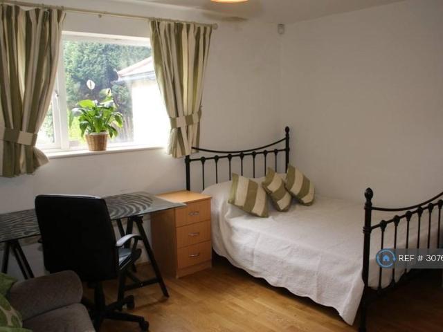 Mayfield Rd, Southampton, SO17 1 bed in a house share to rent £425 pcm £98 pw