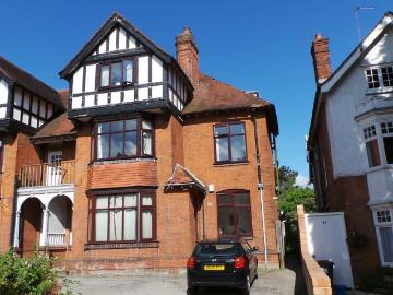 Mayfield Road, Birmingham B13, 2 bed flat to rent, £850 pcm | PrimeLocation