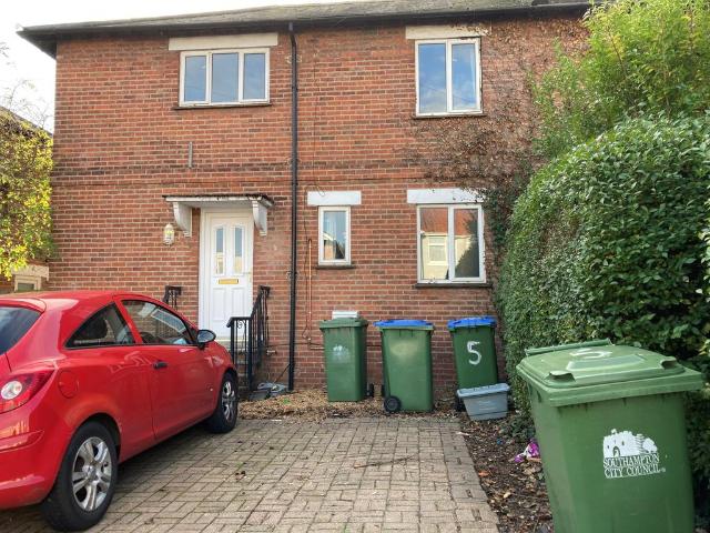 Mayfield Road, Southampton, SO17 5 bed house to rent £2,150 pcm £496 pw