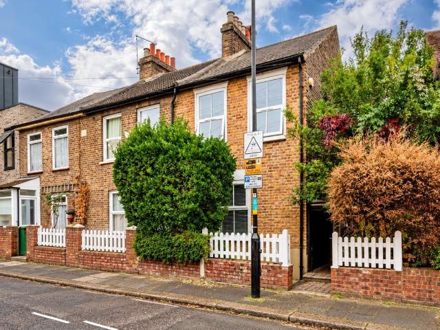Mayfield Road, Walthamstow E17, 2 bed property to rent, £2,535 pcm | PrimeLocation