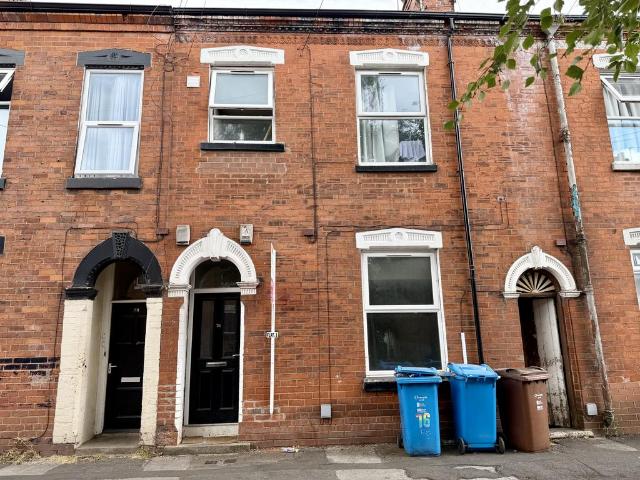 Mayfield Street, HULL 2 bed apartment to rent £650 pcm £150 pw