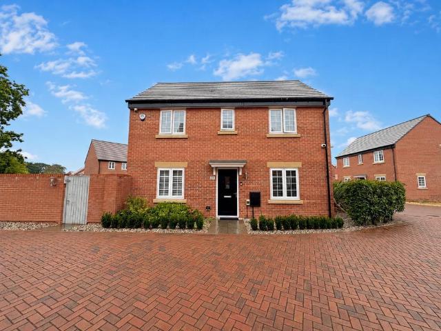 Mayfly Mews, Biddenham, Bedford 3 bed semi detached house to rent £1,800 pcm £415 pw