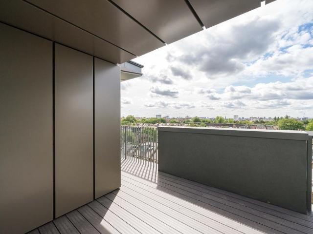 Maygrove Road London NW6 3 bed flat to rent £4,600 pcm £1,062 pw