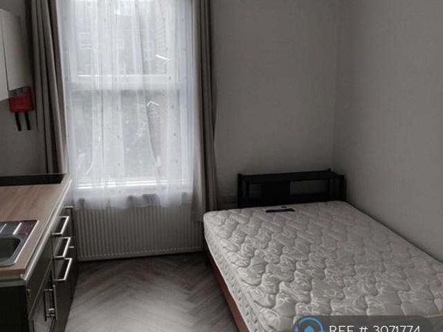 Maygrove Road, London, NW6 Studio to rent £1,250 pcm £288 pw