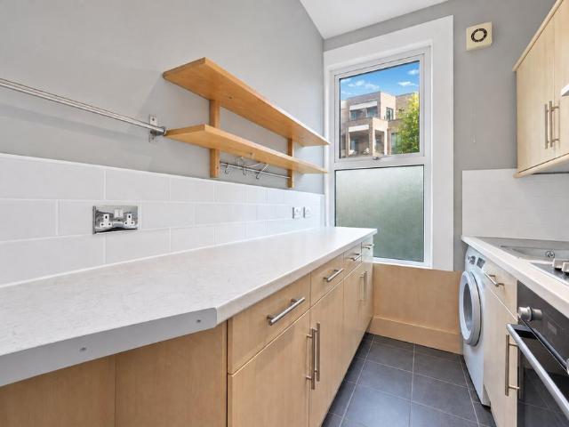 Maygrove Road, West Hampstead. 2 bed flat to rent £2,400 pcm £554 pw