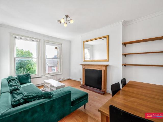 Maygrove Road, West Hampstead. 3 bed flat to rent £3,300 pcm £762 pw