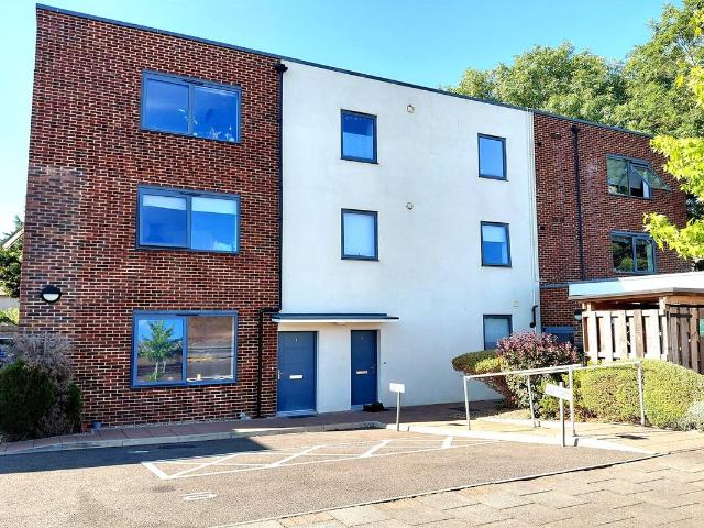Maynard House AL10, 2 bed flat to rent, £1,500 pcm | PrimeLocation