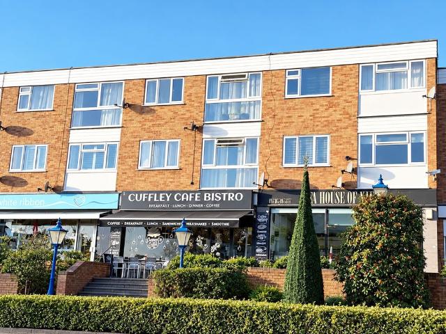 Maynard Place, Cuffley EN6, 2 bed flat to rent, £1,425 pcm | PrimeLocation