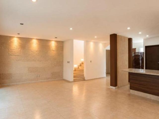 MAYORAZGO SAN DIEGO PRECIOSA CASA VENTA 3 RECAMARAS C/U BAÑO Y VESTIDOR CTO SERVICIO Y DE T.V