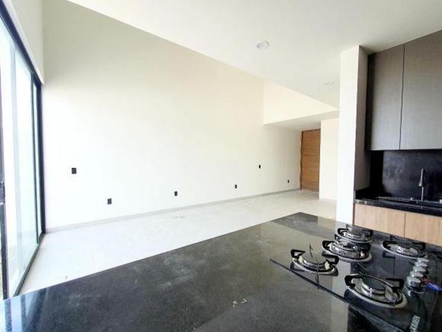 MAYORCA Casa de 3 rec. 1 recámara en planta baja, Jardín grande. Zona Sur León, Gto