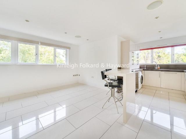 Mays Hill Road, Bromley, Kent BR2, 2 bed flat to rent, £2,200 pcm | PrimeLocation
