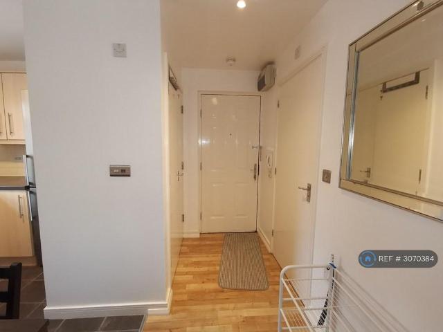 Mazurek Way, Swindon, SN25 1 bed flat to rent £910 pcm £210 pw