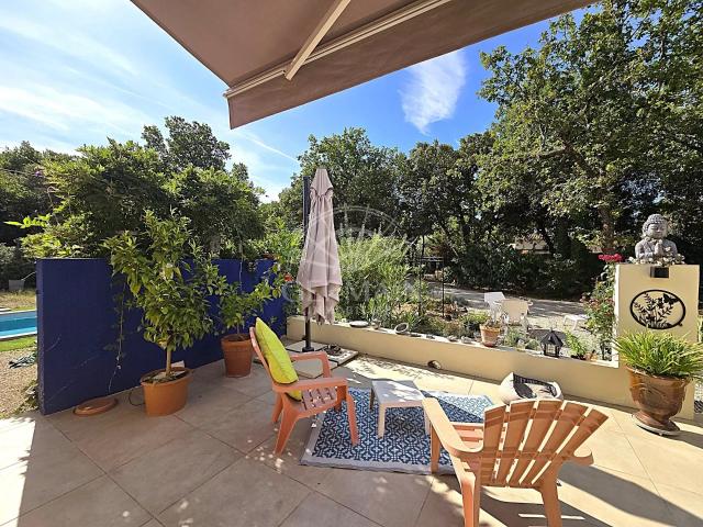 Mazan à vendre en Exclusivité maison de plain pied avec pisc. 149m² Mazan